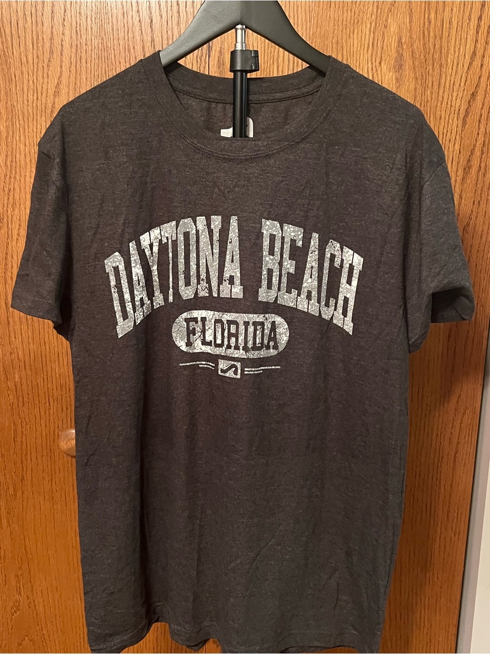 NWOT surf style Daytona Beach Graphic Tee - Charcoal Gray-Unisex